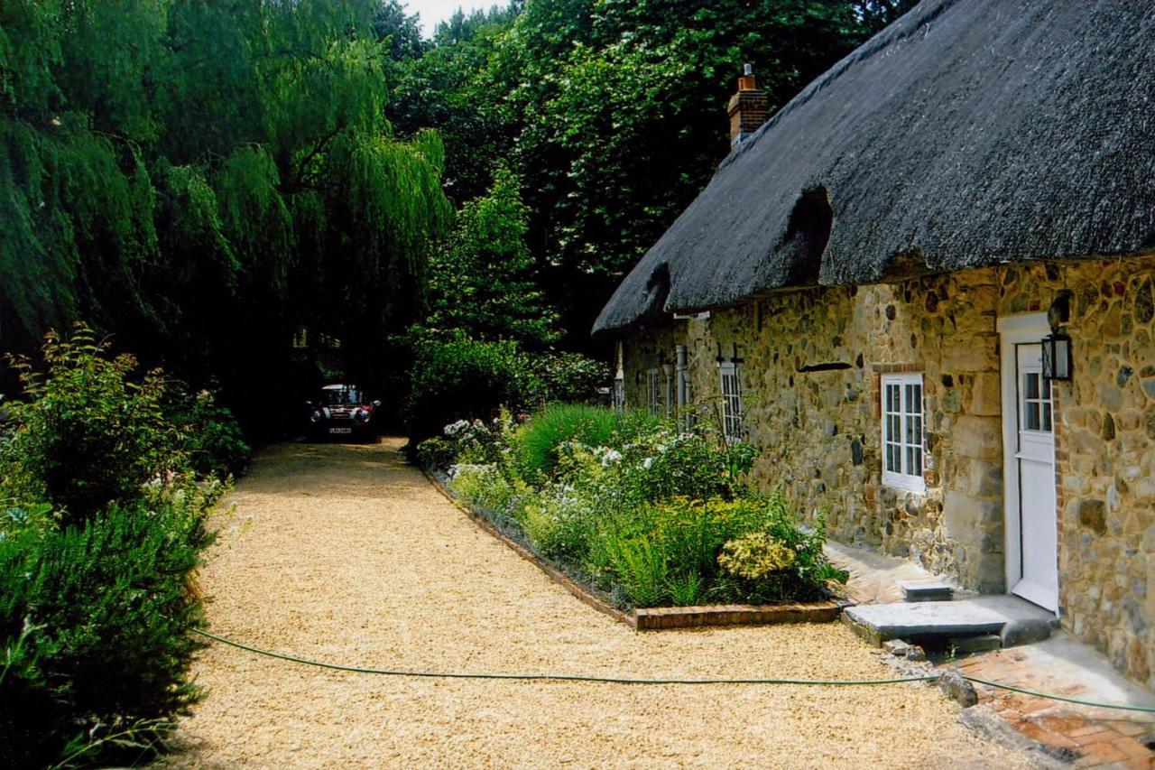 Afton Thatch: Beautiful Thatched Family Cottage Freshwater Buitenkant foto