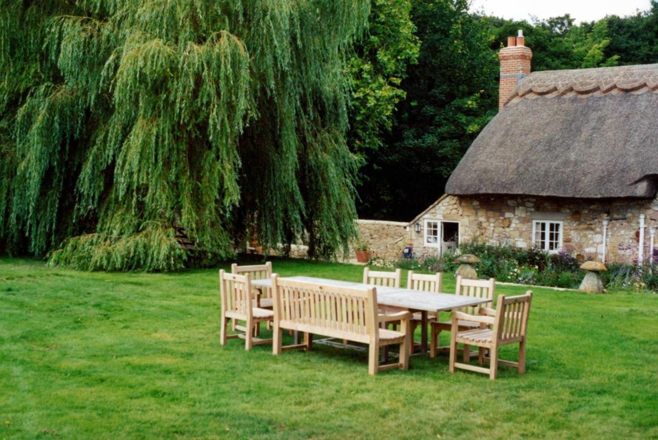 Afton Thatch: Beautiful Thatched Family Cottage Freshwater Buitenkant foto