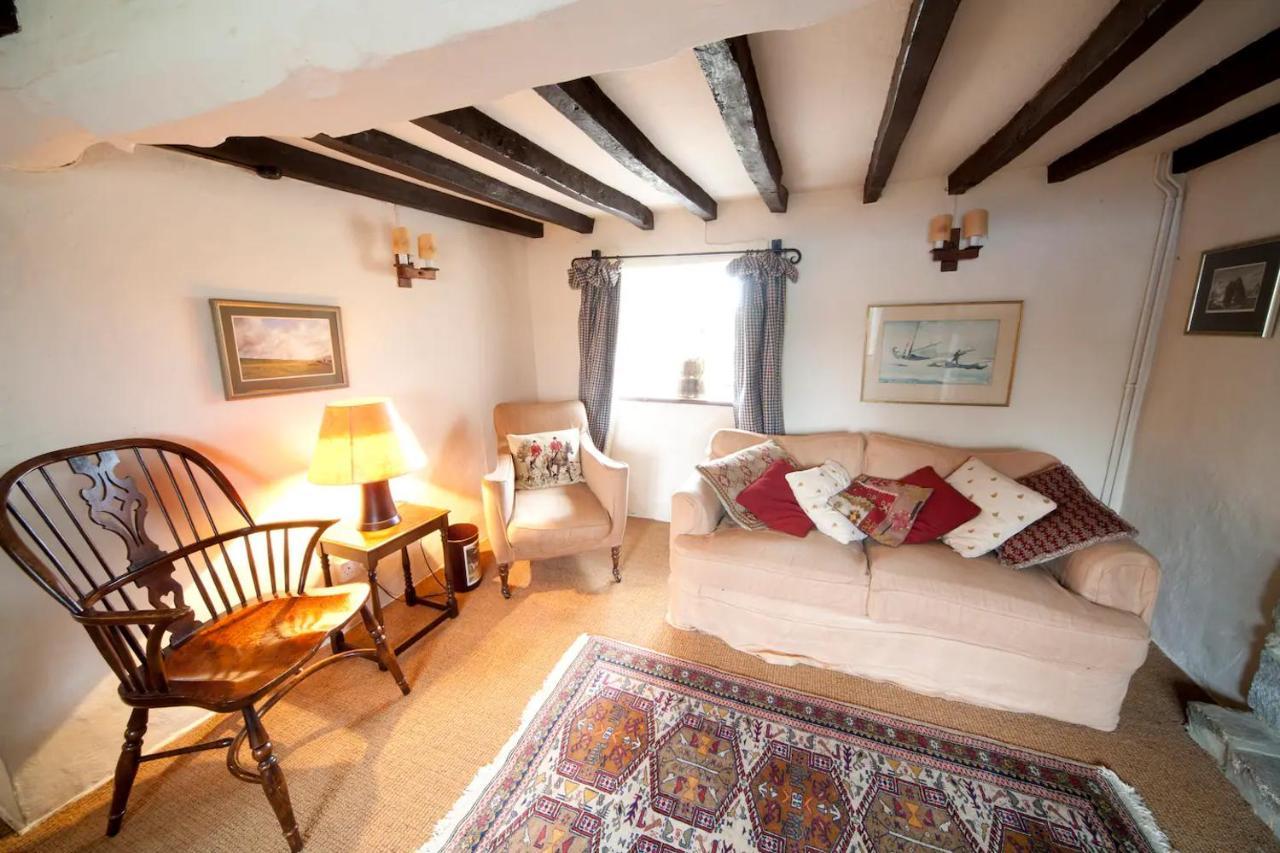 Afton Thatch: Beautiful Thatched Family Cottage Freshwater Buitenkant foto